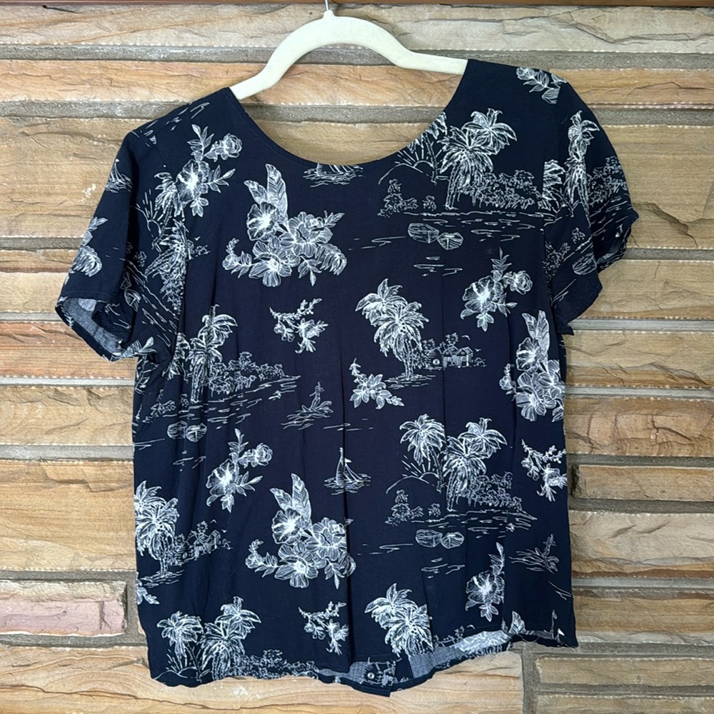 Abercrombie Beachy Top